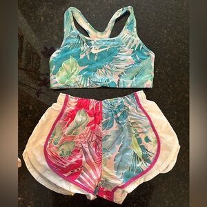 Nike Dri-FIT Matching Athletic Set – Tropical Print
Top Size L | Shorts Size S